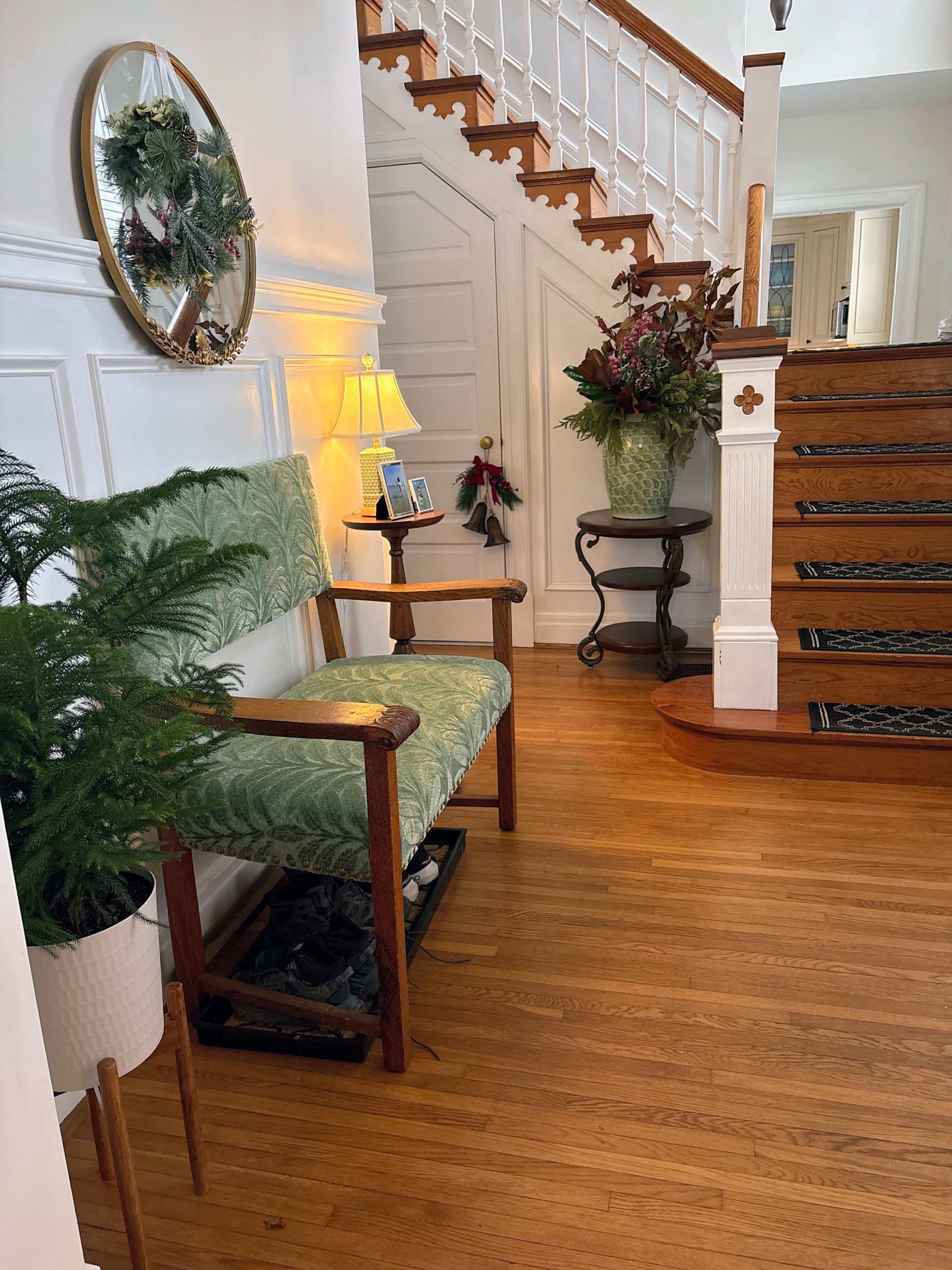 European living-  Entry re-upholstery bench