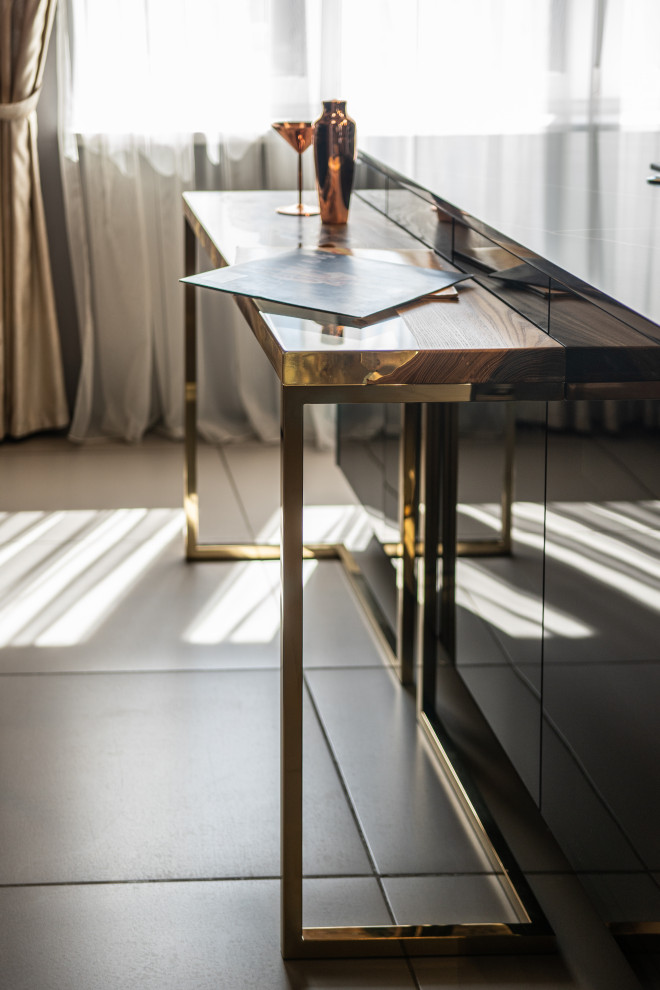 Стол консольный