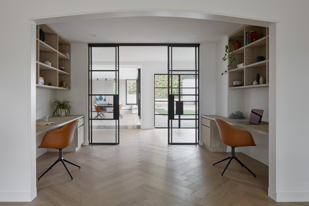 This is an example of a modern home office in Melbourne.