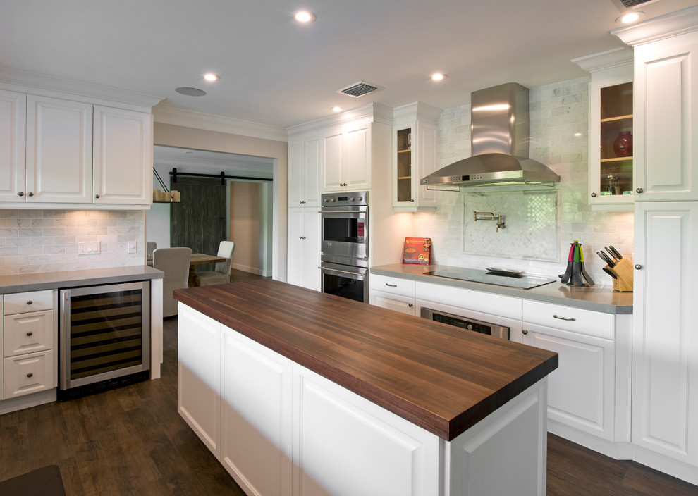 Transitional kitchen photo in Miami