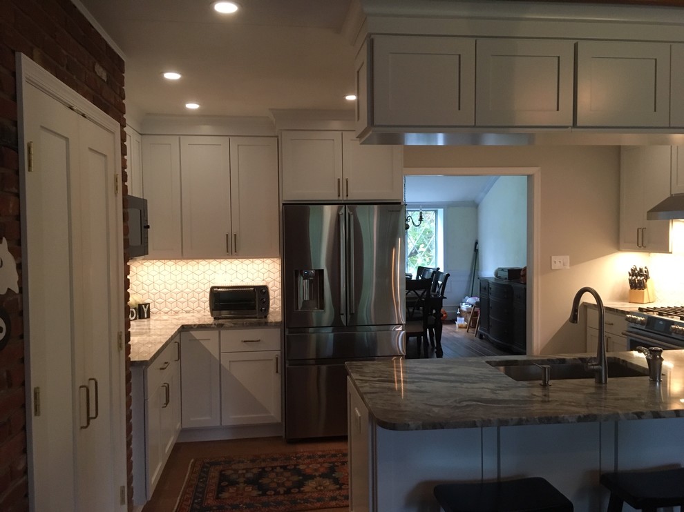 Example of a transitional kitchen design in DC Metro