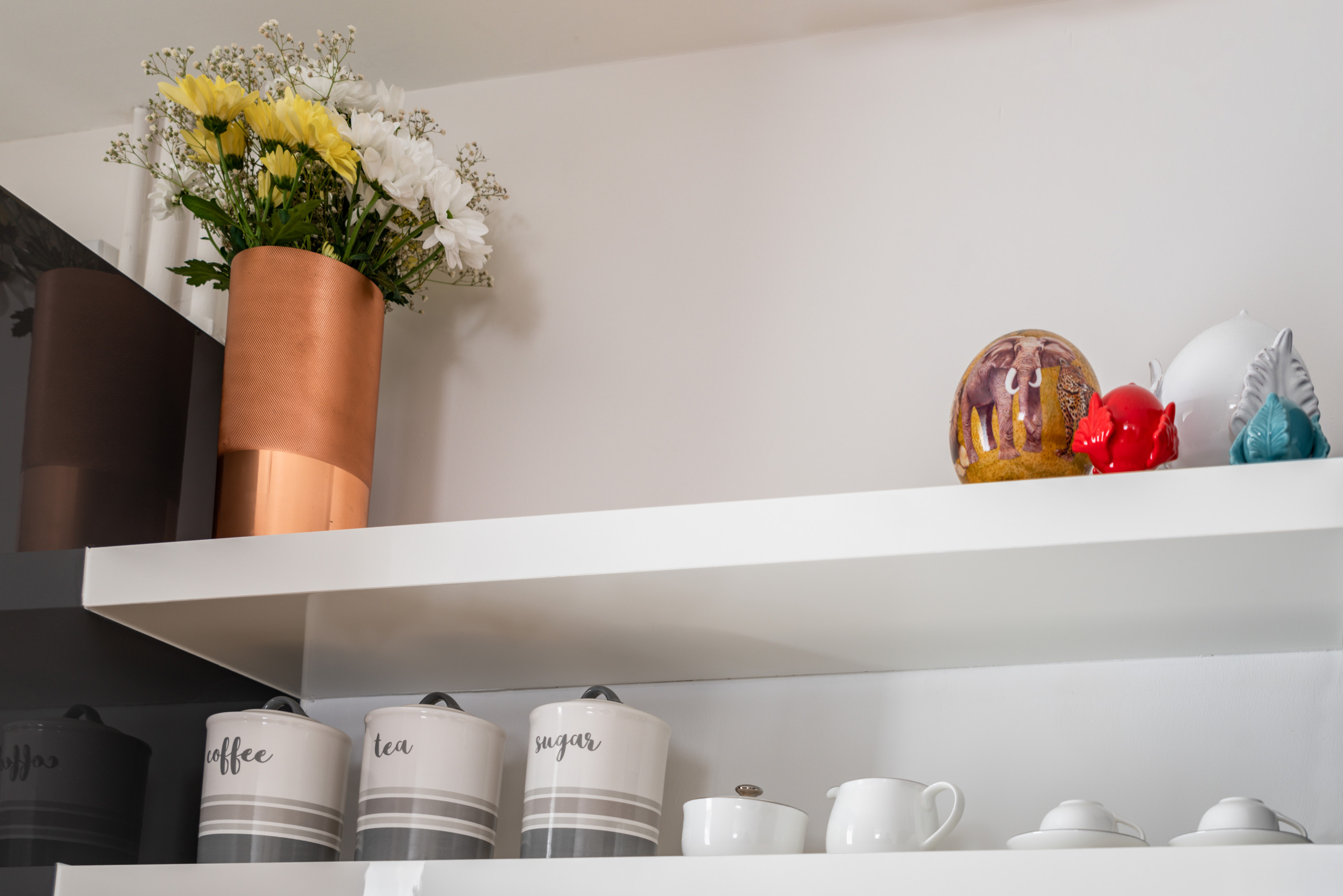 Example of a trendy kitchen design in London