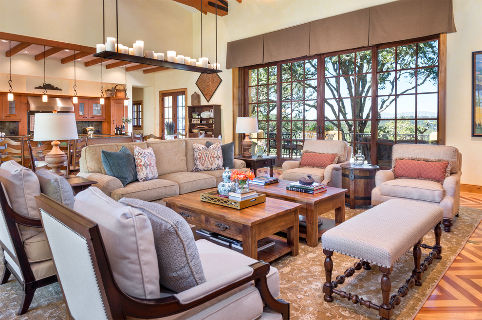Expansive country living room in San Francisco.