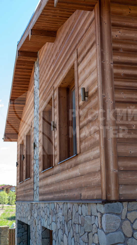 Дом в стиле шале на берегу Правдинского озера