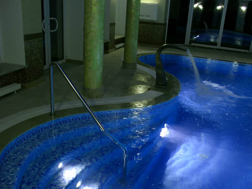 Строительство бассейна с LED подсветкой RGB