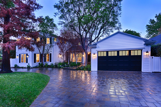 Studio City Colonial Home clasico-fachada