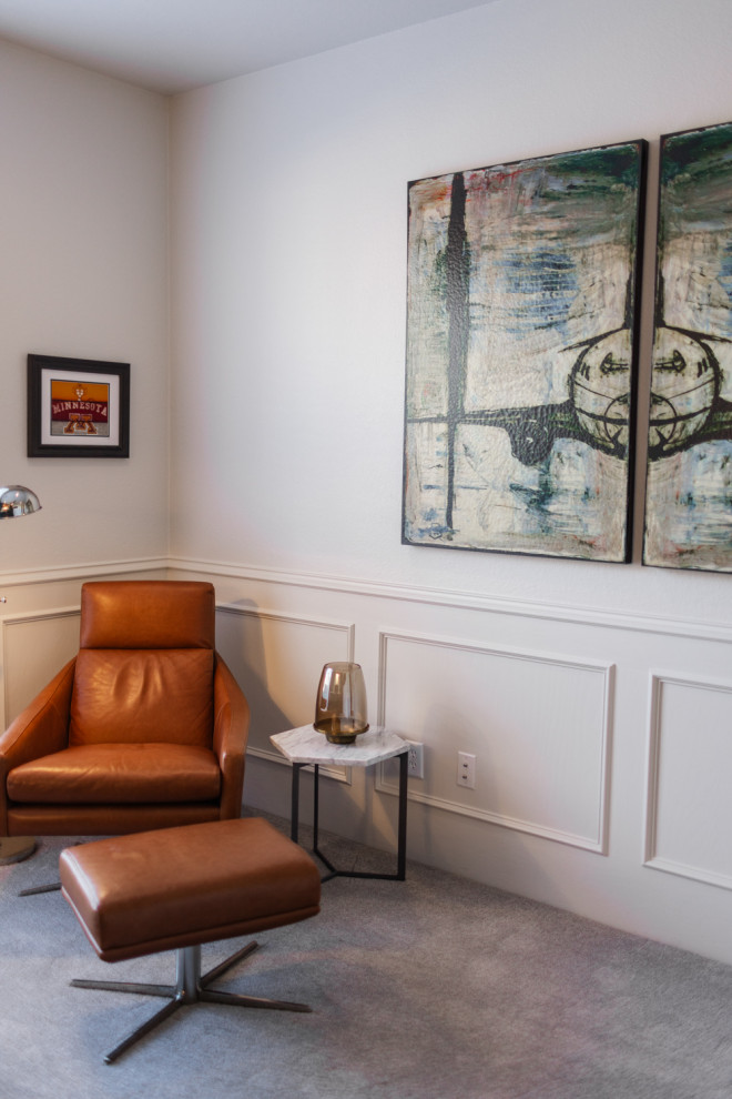 Example of a transitional home design design in Dallas