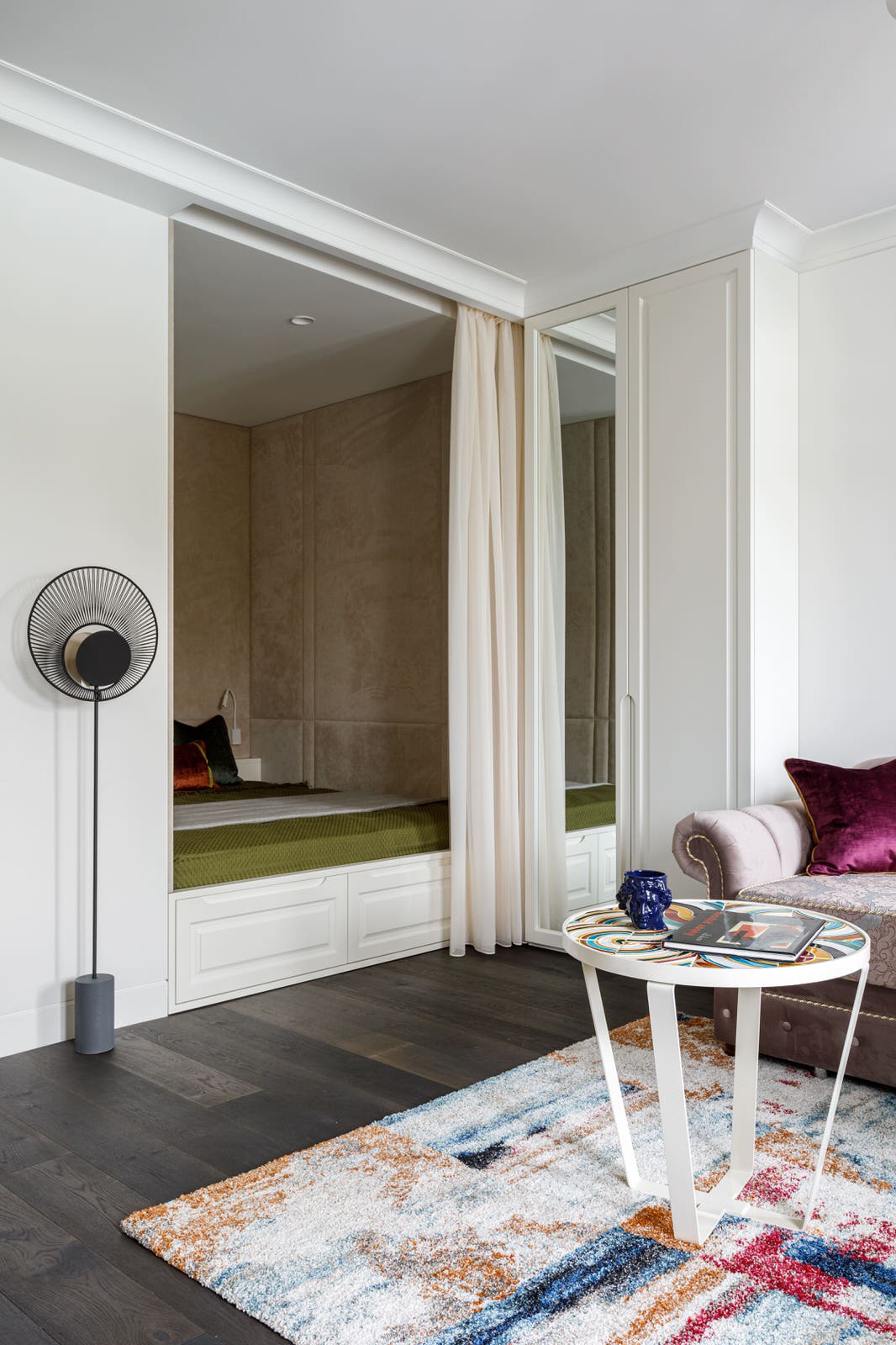 Студия в неоклассическом стиле 48м2