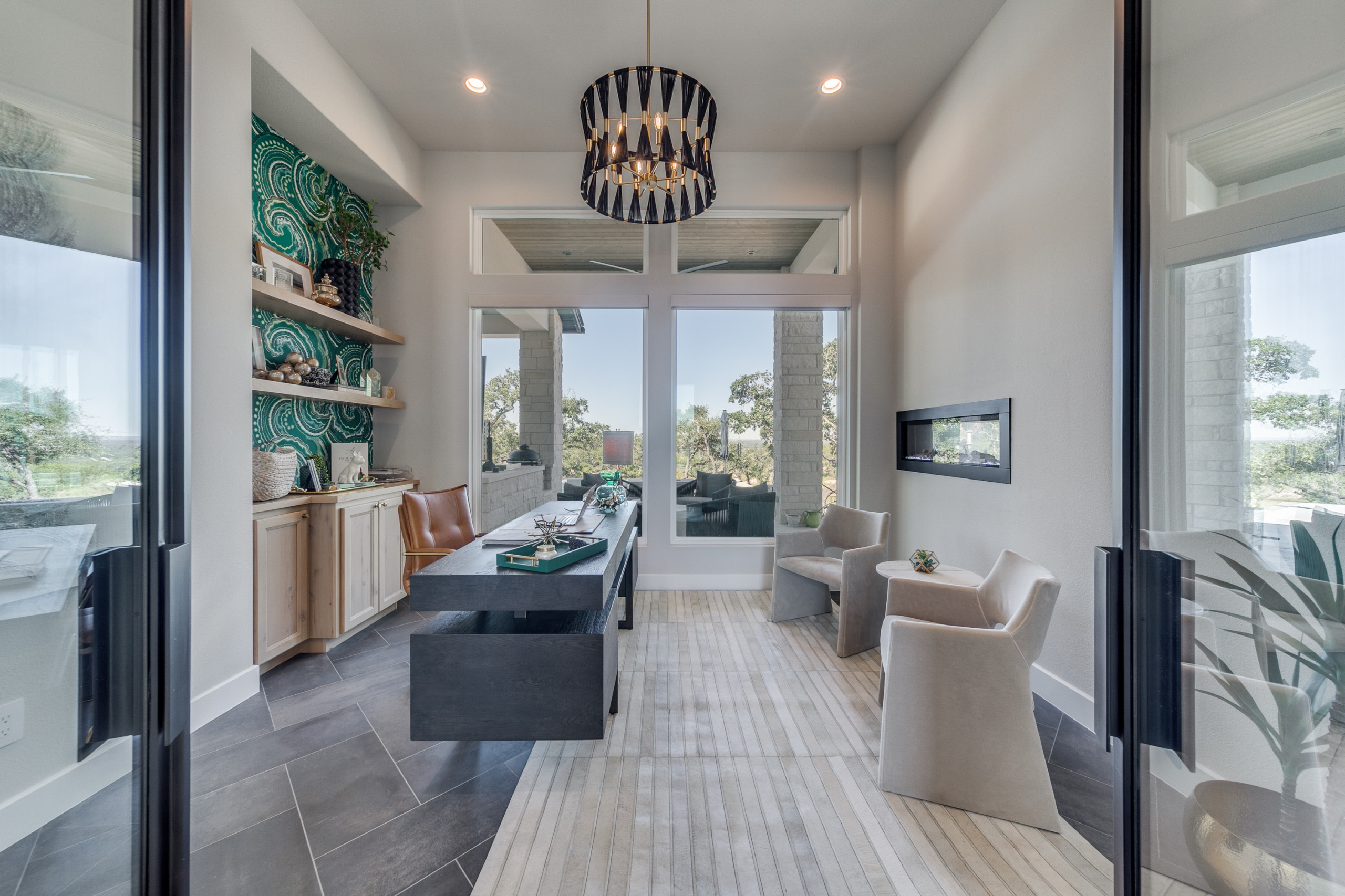 Modern European: 3,830 ft², 4 BR/3 BA/1 ST