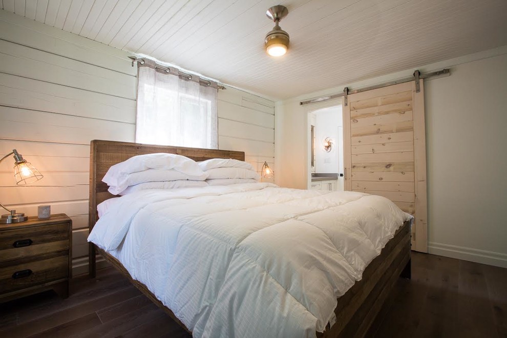 This is an example of a country bedroom in Toronto.