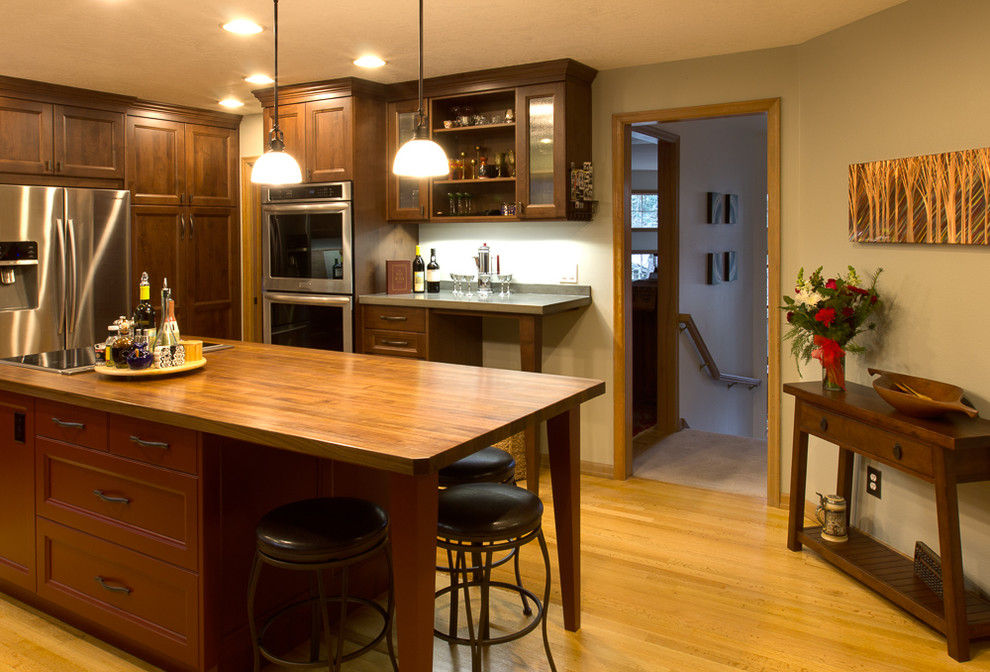 Kitchen - transitional kitchen idea