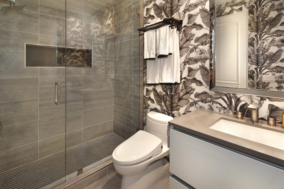 Источник вдохновения для домашнего уюта: ванная комната в современном стиле с душевой кабиной