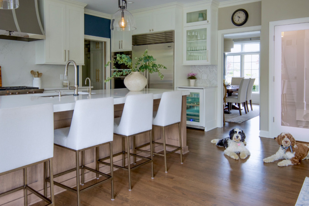 Inspiration for a large transitional kitchen remodel in Milwaukee