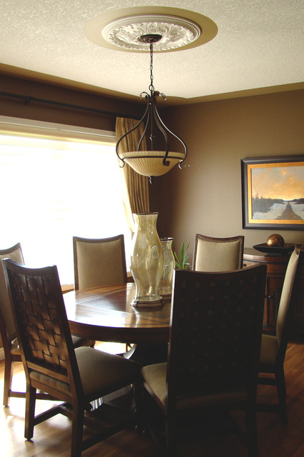 Elegant Mountain  Home  Traditional Dining Room 