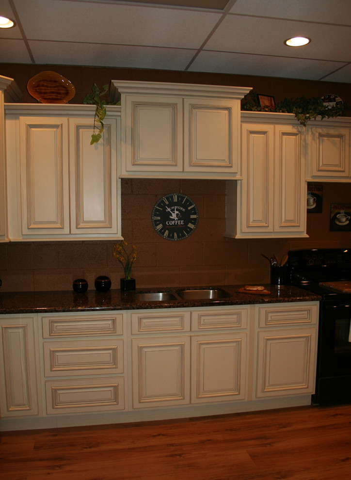 Arlington White Kitchen Cabinets Home Design - Traditional - Columbus