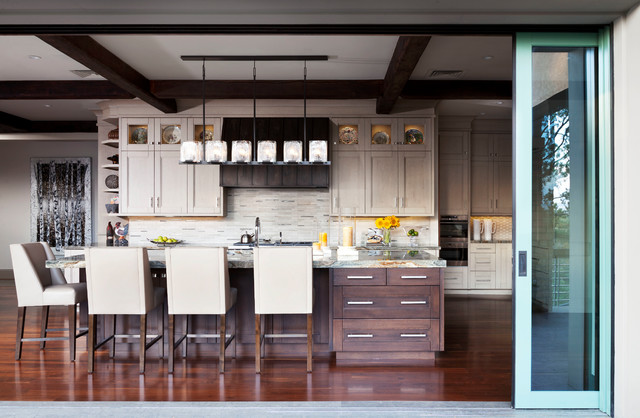 Transitional Style Home nyklassisk-koek