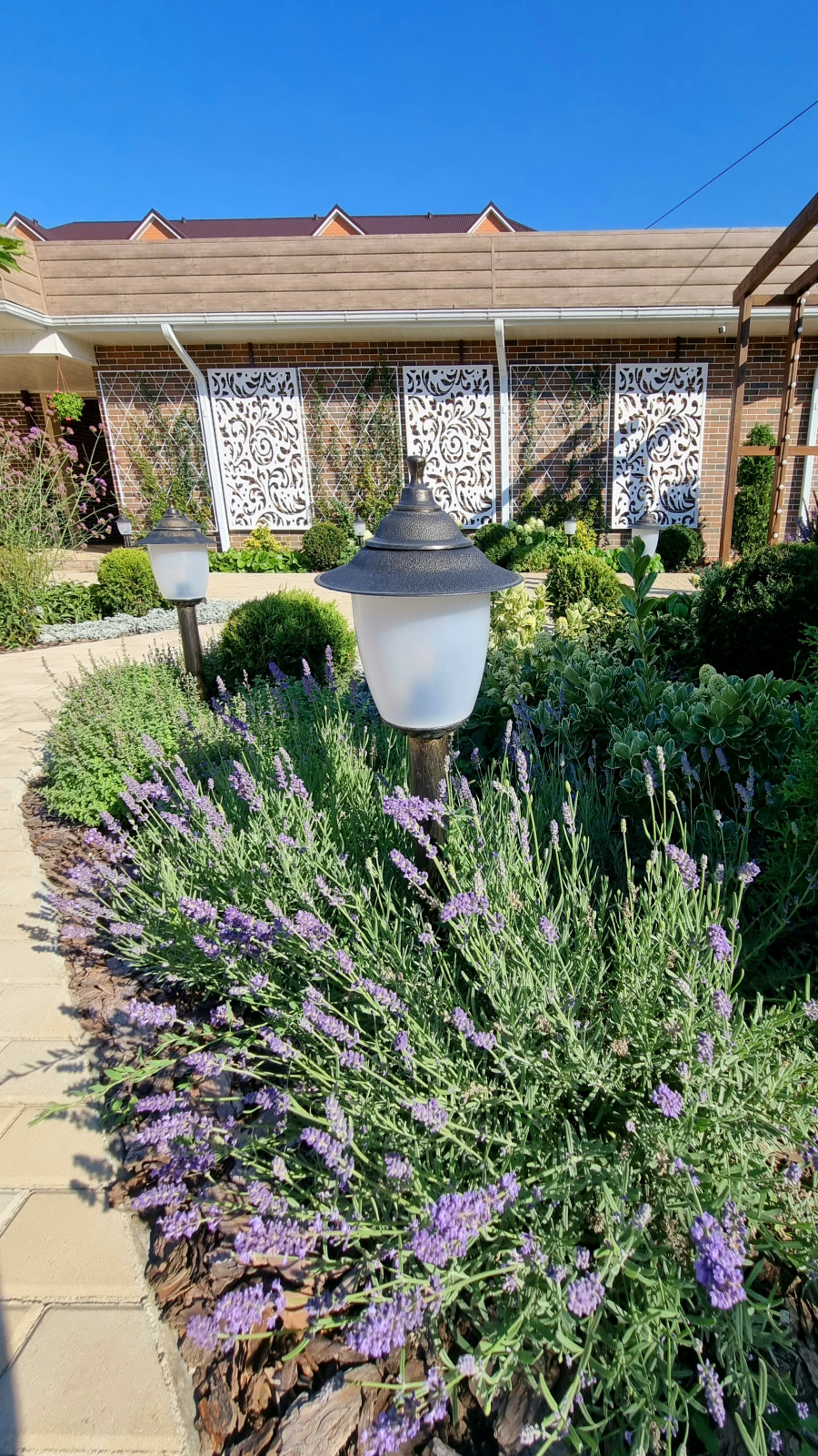 Реализация проекта "Французский дворик"