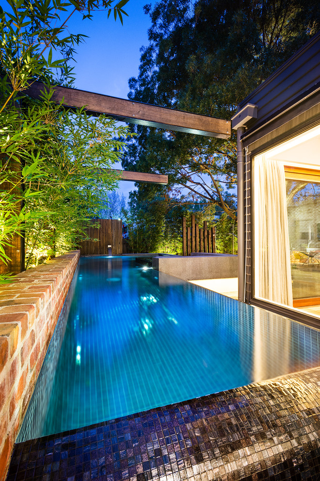 Contemporary pool in Melbourne.