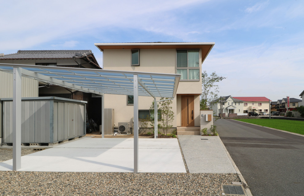 他の地域にあるおしゃれな家の外観の写真