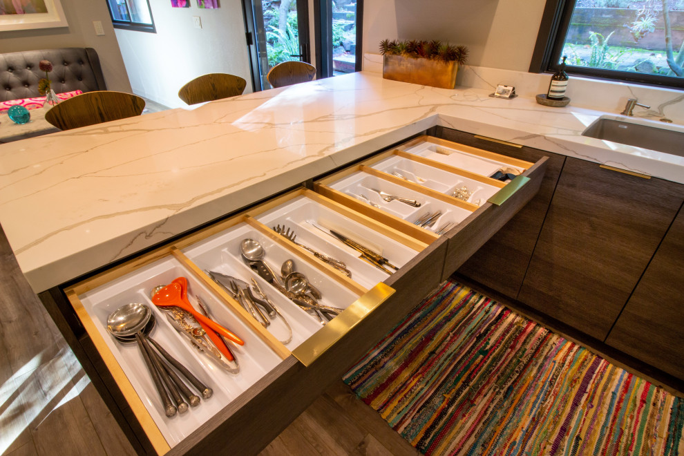 Contemporary Treehouse Kitchen