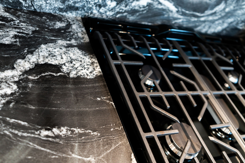 Inspiration for a modern kitchen remodel in Austin