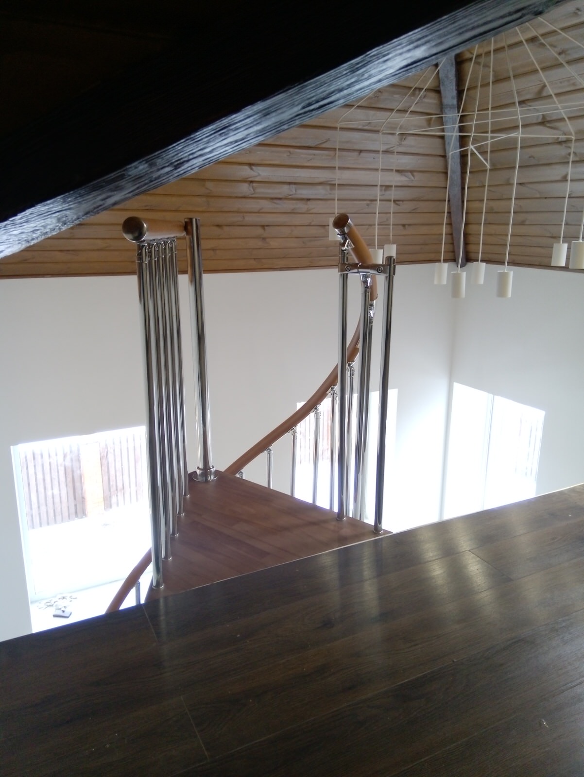 Винтовая лестница из бука