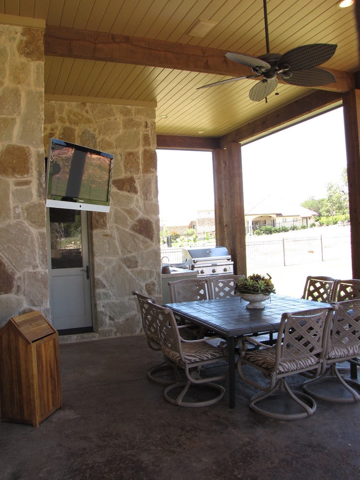 Home design - transitional home design idea in Austin