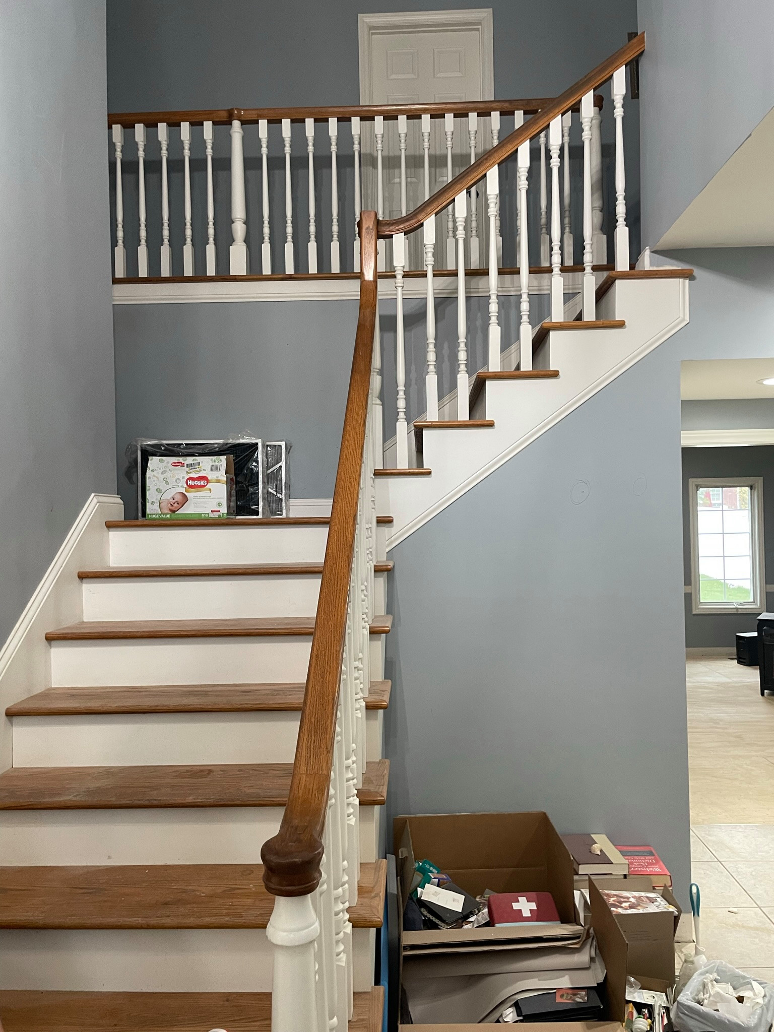 Lakeridge Crossing Foyer/Staircase Before