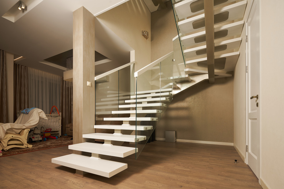 Лестница со стеклянным ограждением