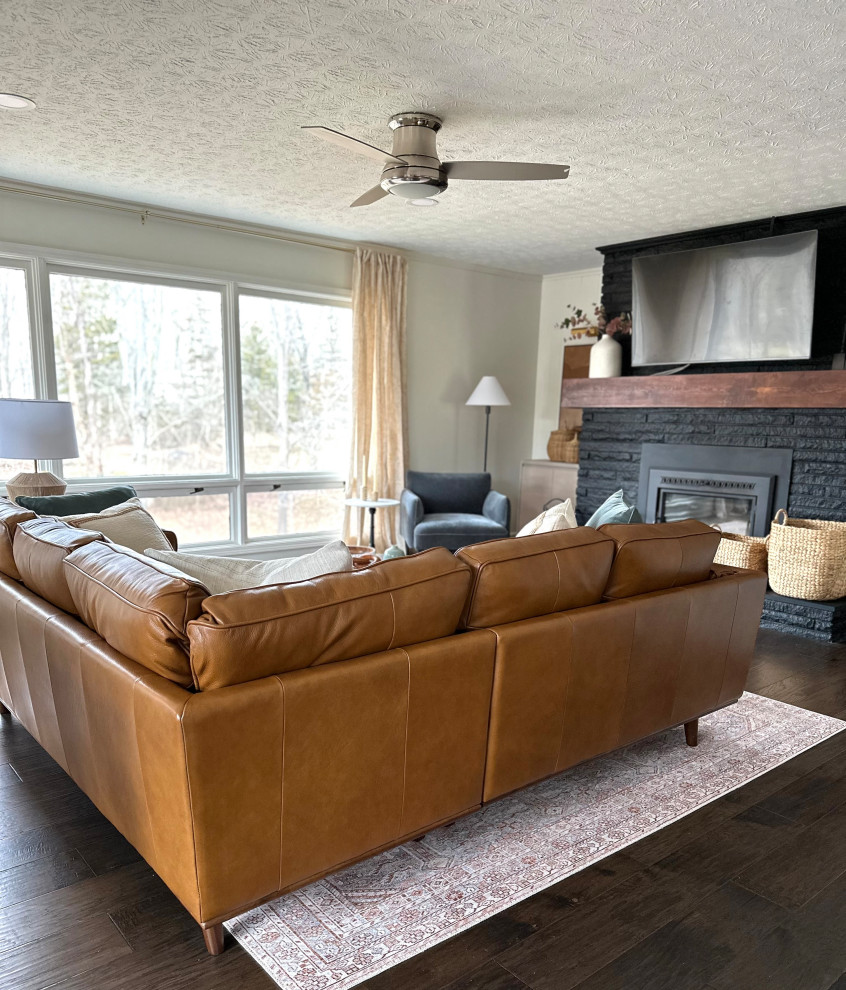 Lakeside Living Room