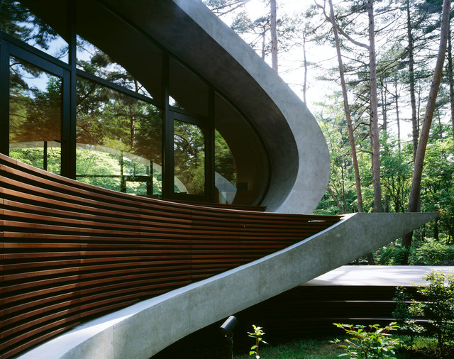 Shell contemporaneo-facciata