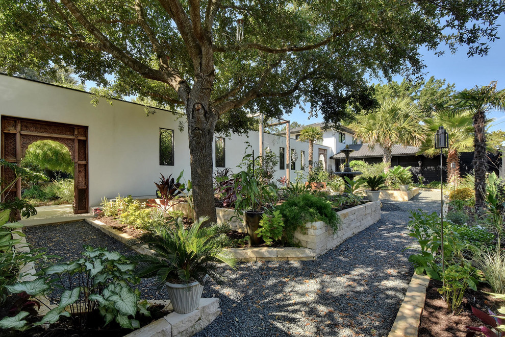 Inspiration for a transitional landscaping in Austin.
