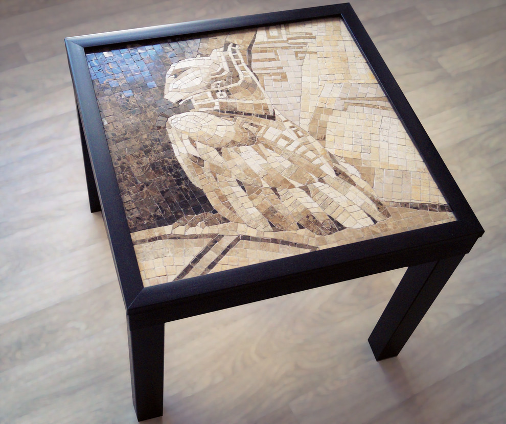 журнальный стол декорированный мраморной мозаикой