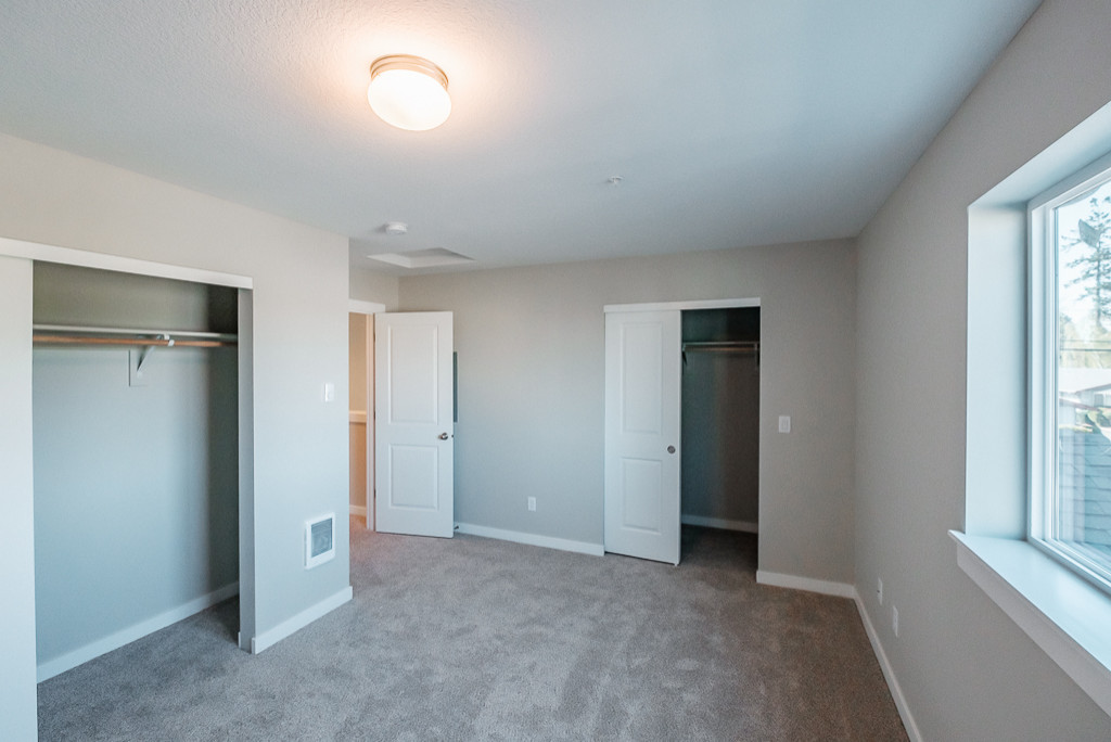 Plymouth Hills Apartments