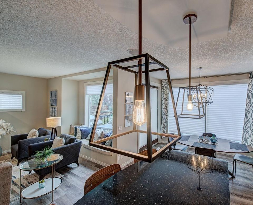 Inspiration for a transitional kitchen remodel in Calgary
