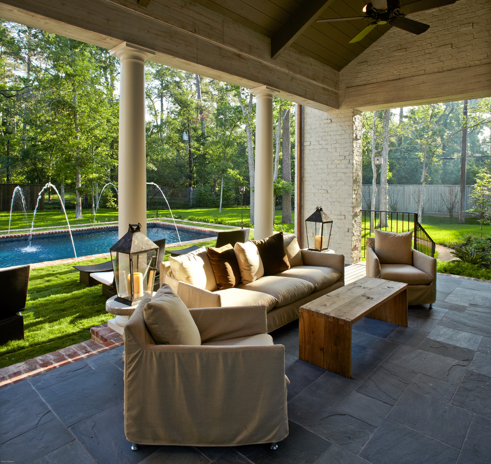 Traditional backyard patio in Houston.