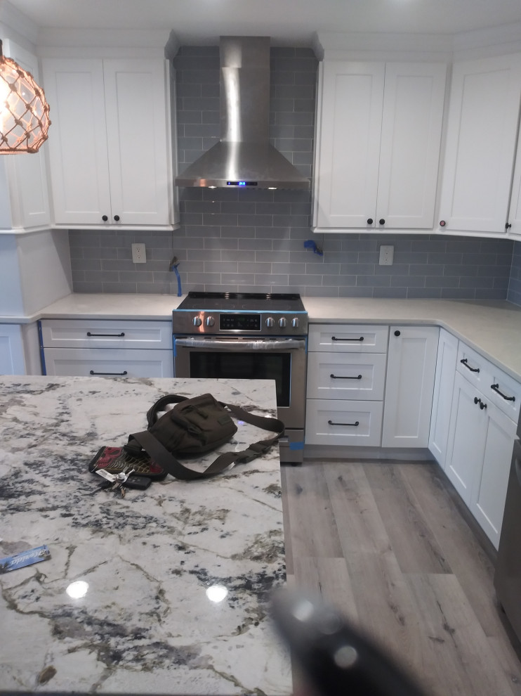 Inspiration for a transitional home design remodel in Miami