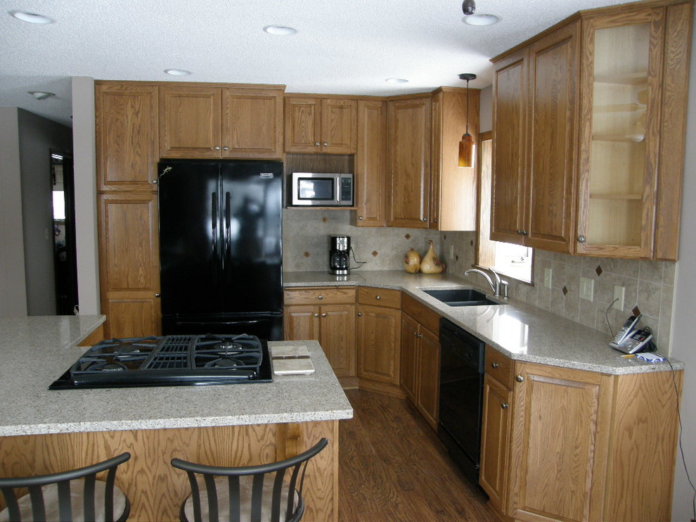 Transitional kitchen photo in Minneapolis