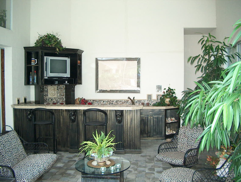 This is an example of a tropical patio in Orlando.