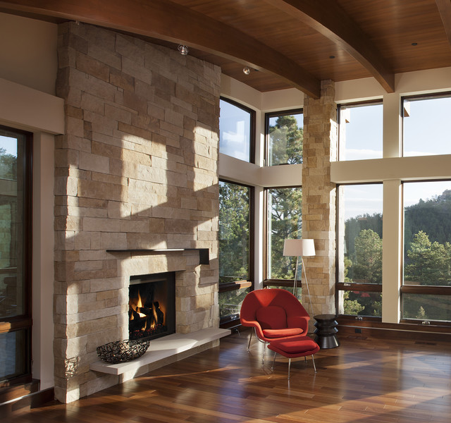 Wagon Circle Custom Home modern-vardagsrum