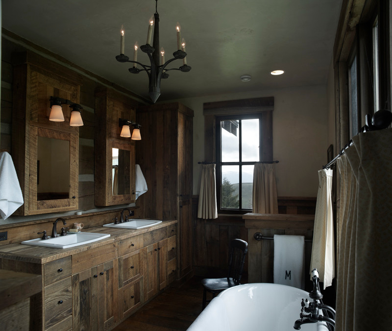 Bathroom - rustic bathroom idea