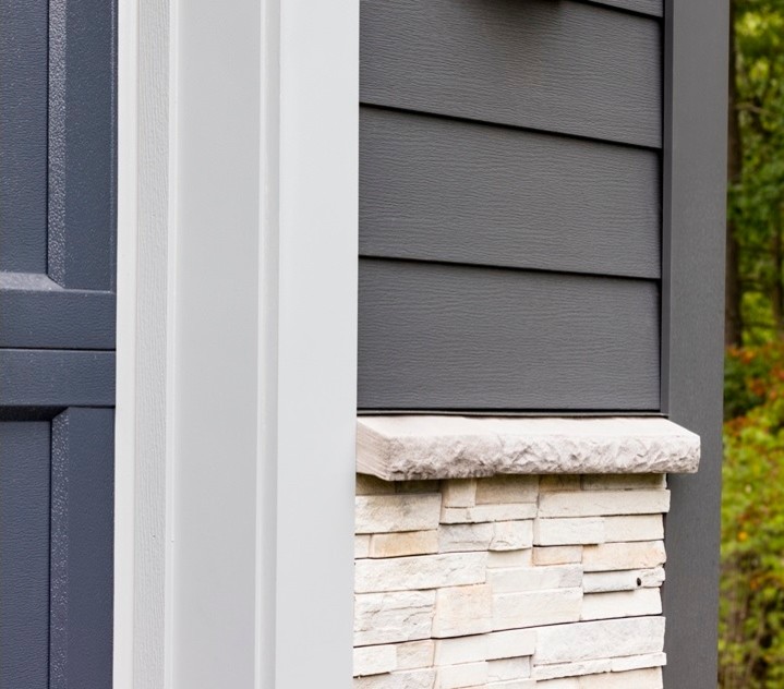 Example of a mountain style entryway design in Orange County
