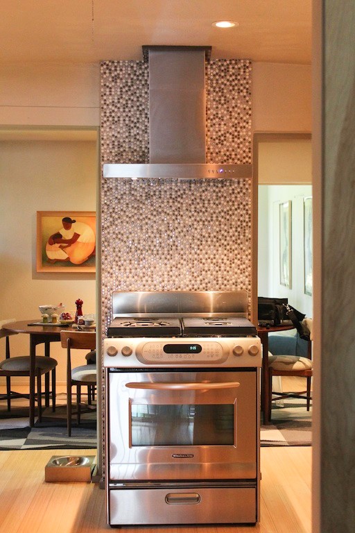 Inspiration for a transitional home design remodel in Austin