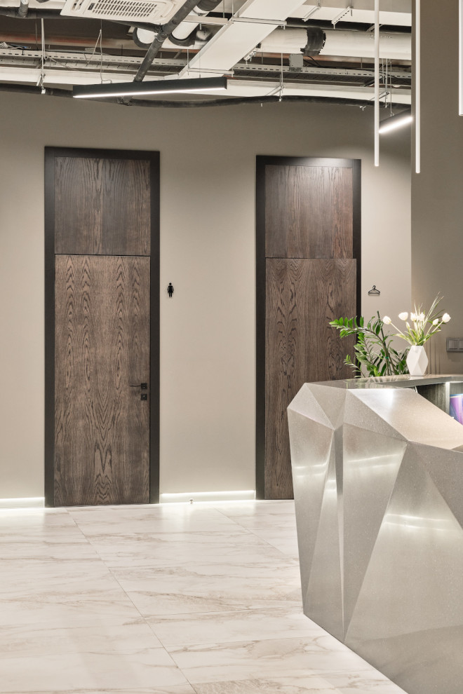 Высокие дубовые двери. 100% массив дуба.