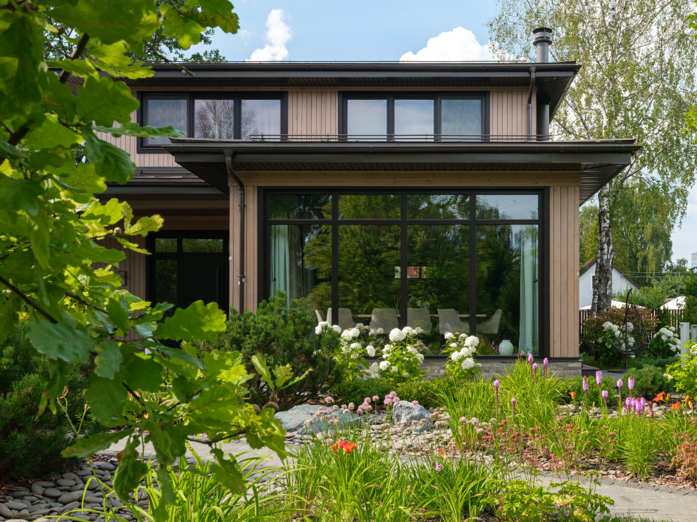 Остекление загородного дома в современном стиле