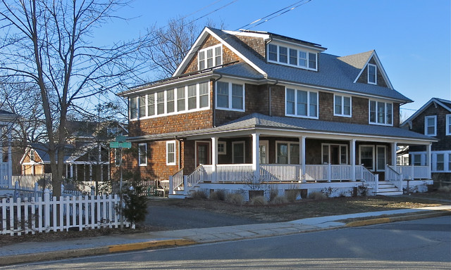 Bay Head House and Garage maritimt-hus-og-facade