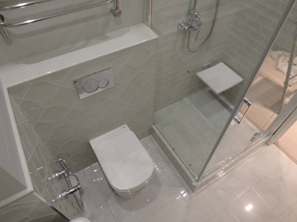 ЖК Вивальди - новый санузел в квартире-студии в новостройке с душевым углом