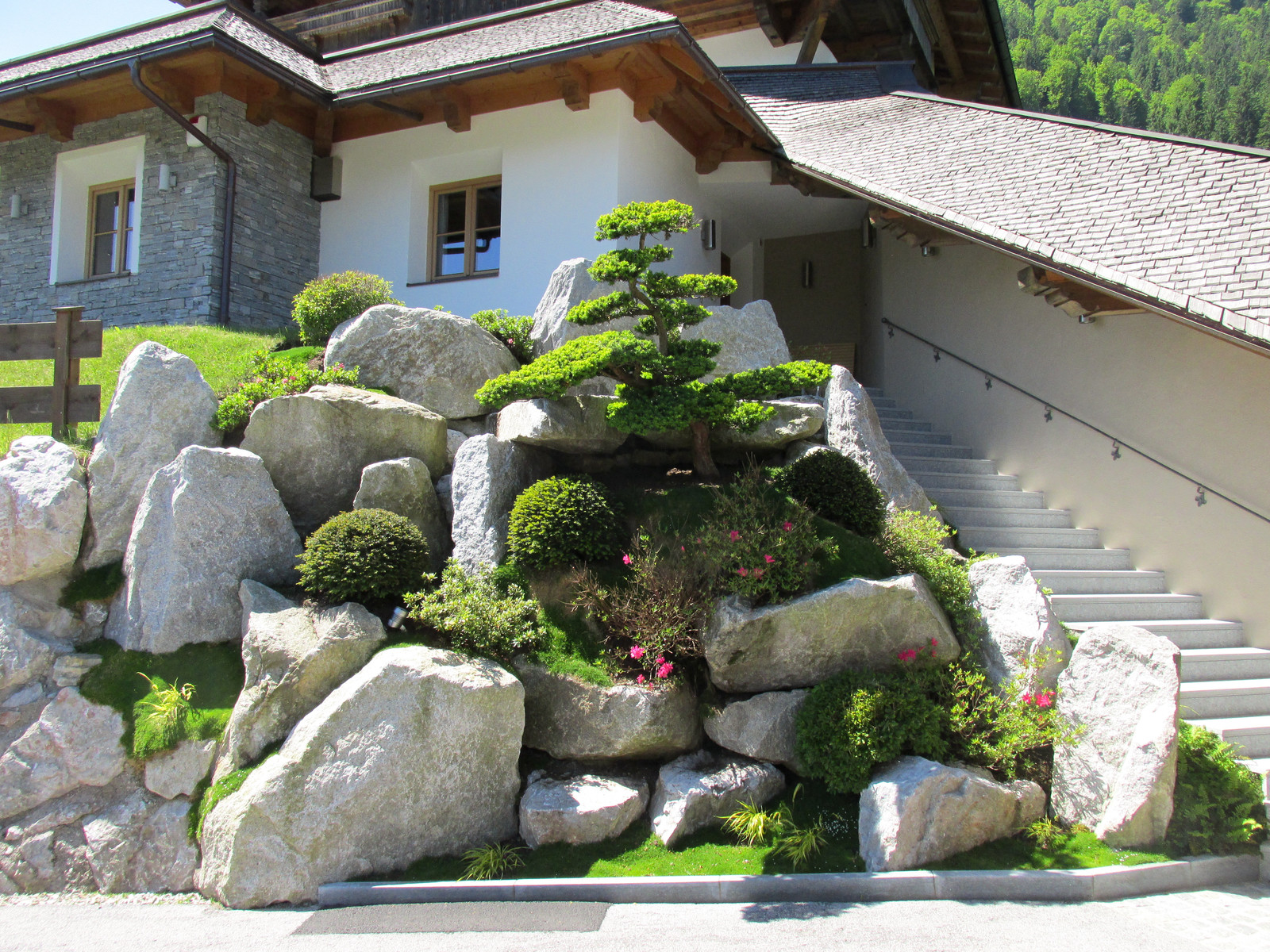 Facade in Japanese style for house in Austria