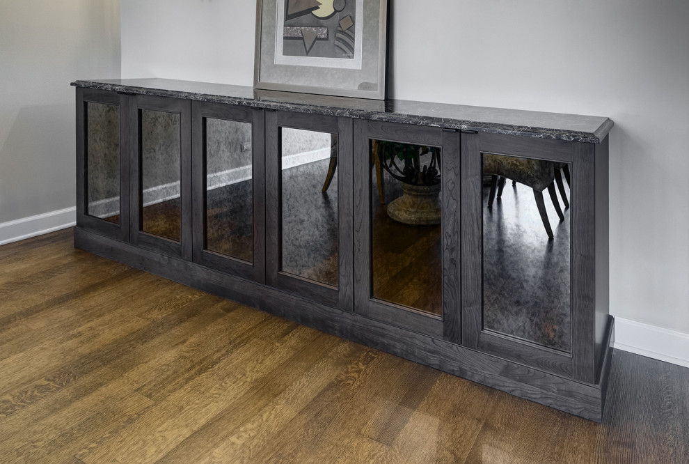 Example of a transitional kitchen design in Chicago