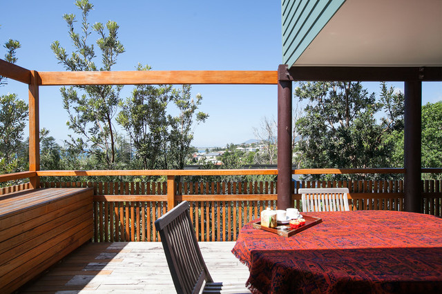Mondrian midcentury-patio